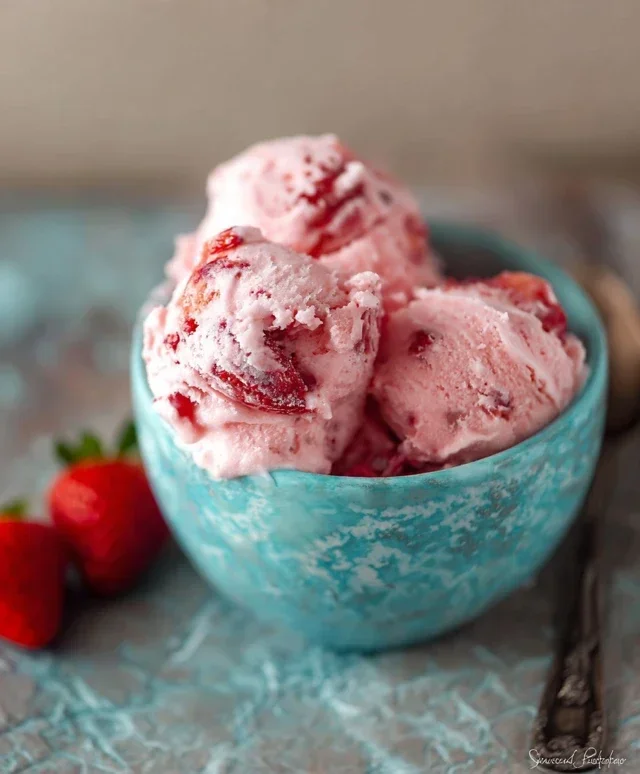 Homemade Strawberry Ice Cream